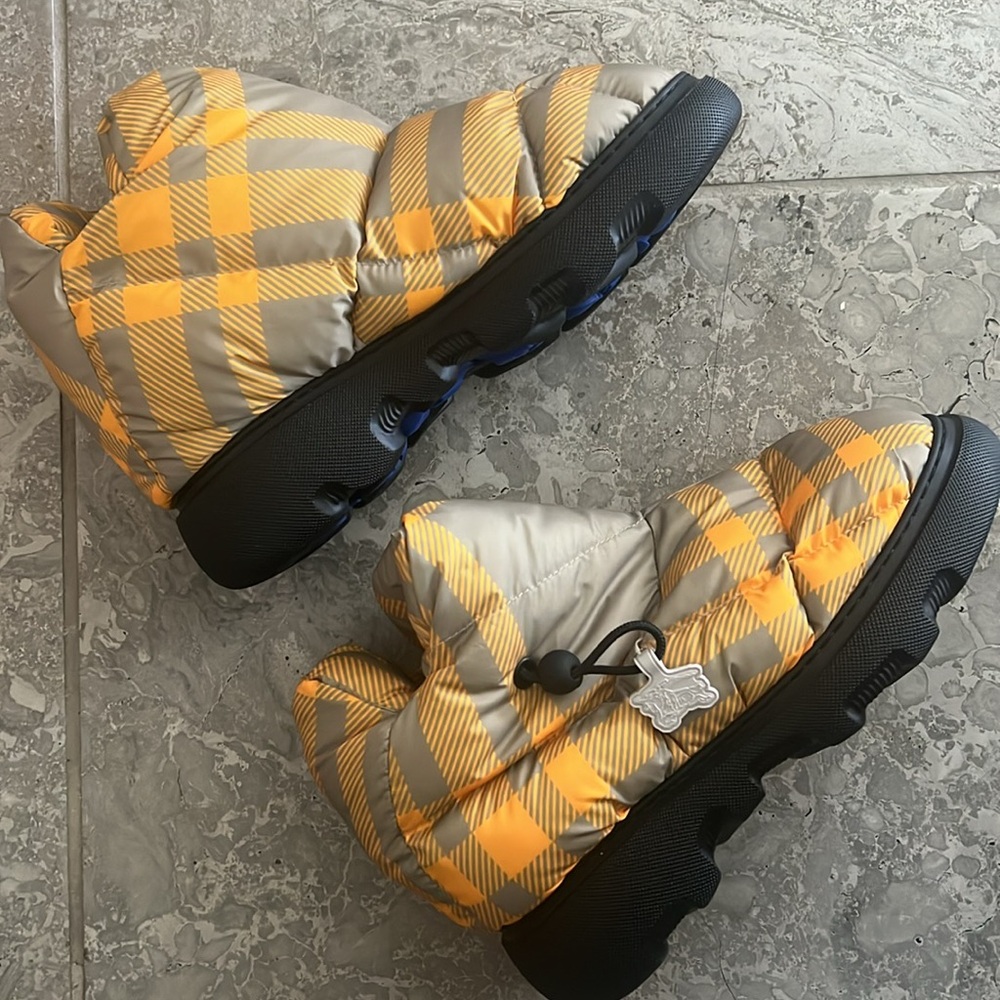 Burberry Check Pillow Padded Snow Boots, Size 40, NEW in Box with DustBag - Picture 8 of 15